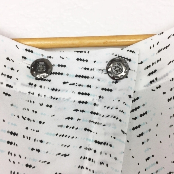 BCBG White Dress With Dash Print And Peekaboo Back Detail Size XS - Picture 9 of 14